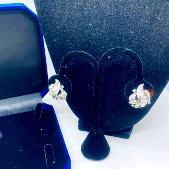 VTG. RARE CROWN TRIFARI CLEAR RHINESTONE DEMI FLOWERS NECKLACE & EARRINGS - Picture 4 of 5